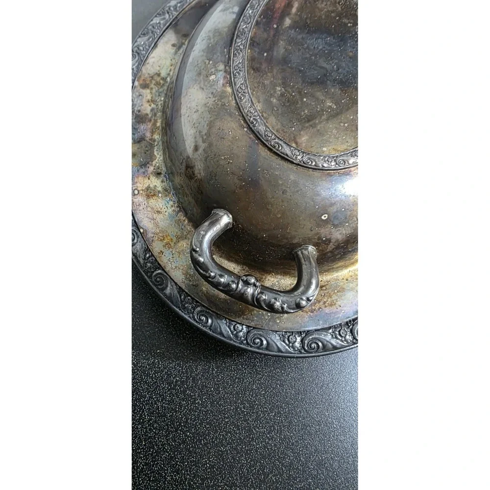 Vintage Queen Bess Tudor Plate Covered Tray‎ Dish Oneida Community Silverplate